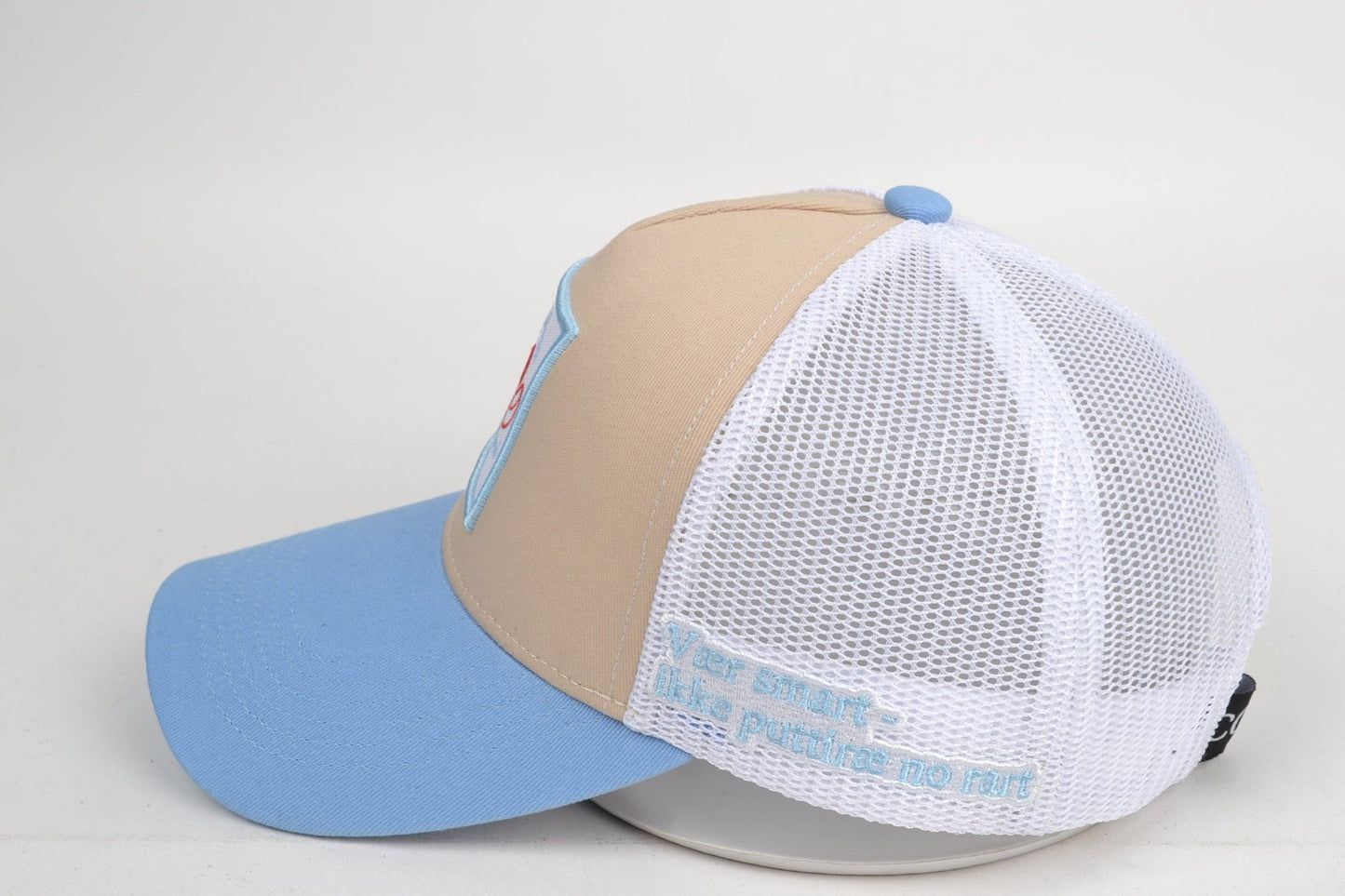 Cool Clown 5 Panel Trucker Caps – Light Blue/Cream
